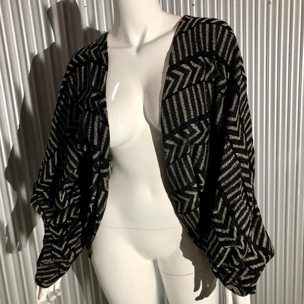 EIS long festival poncho/cape/wrap/shawl - Picture 9 of 9